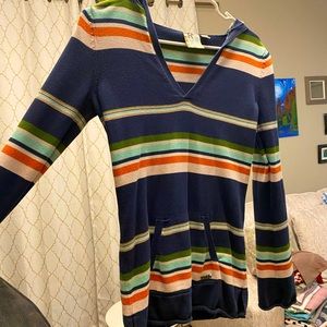 Roxy knit hoodie with pockets. Great condition size small